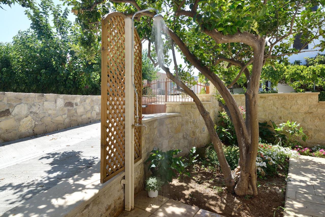 Anna 'S House - Garden Cottage In קיסאמוס מראה חיצוני תמונה