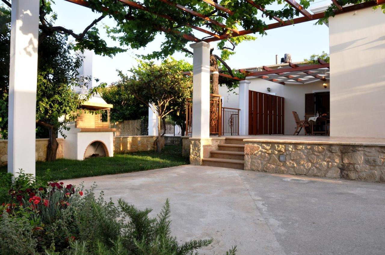 Anna 'S House - Garden Cottage In קיסאמוס מראה חיצוני תמונה